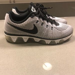 Nike TAILWIND 8 Running Shoes